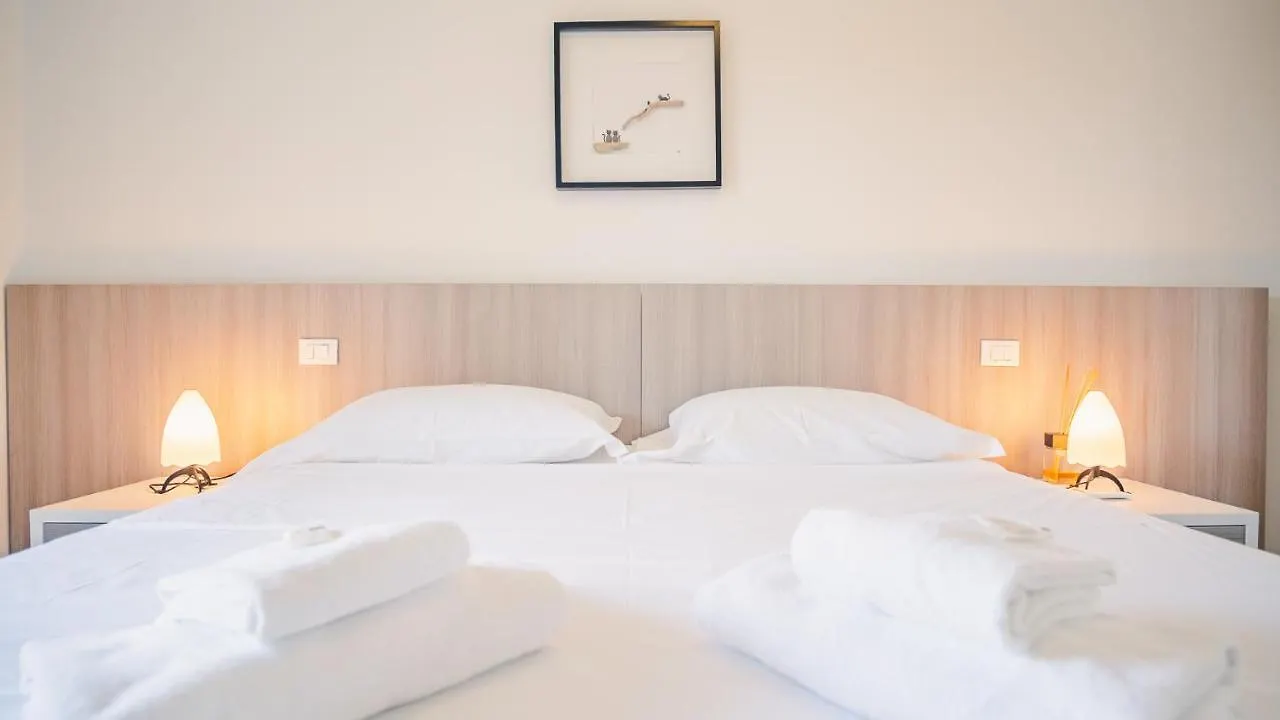 Tra Le Vigne Di Peschiera - Italian Homing Apartment Peschiera del Garda Italy