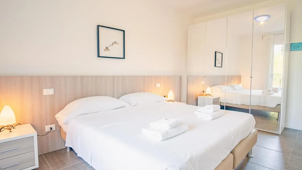 Tra Le Vigne Di Peschiera - Italian Homing Apartment Peschiera del Garda 0*,  Italy