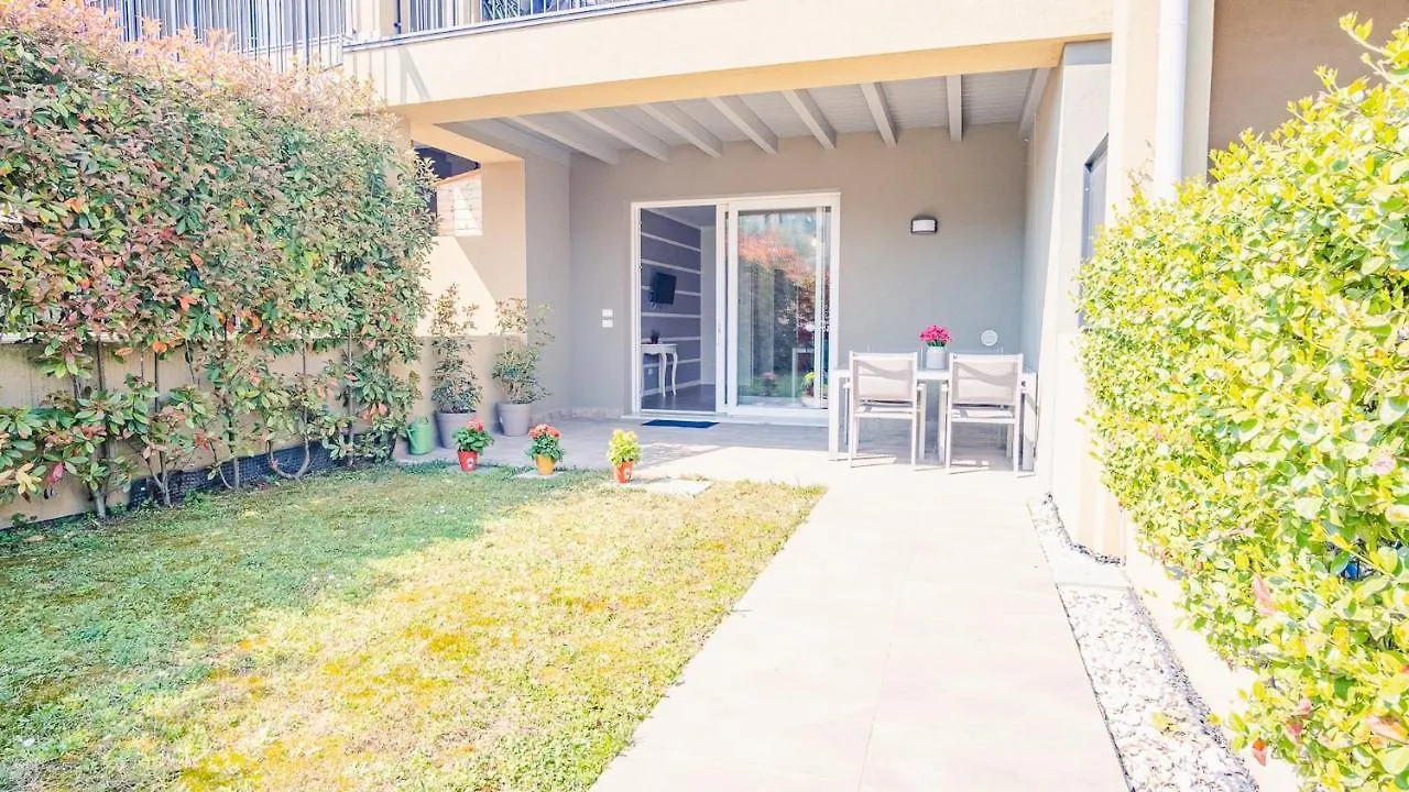 Tra Le Vigne Di Peschiera - Italian Homing Apartment Peschiera del Garda 0*,